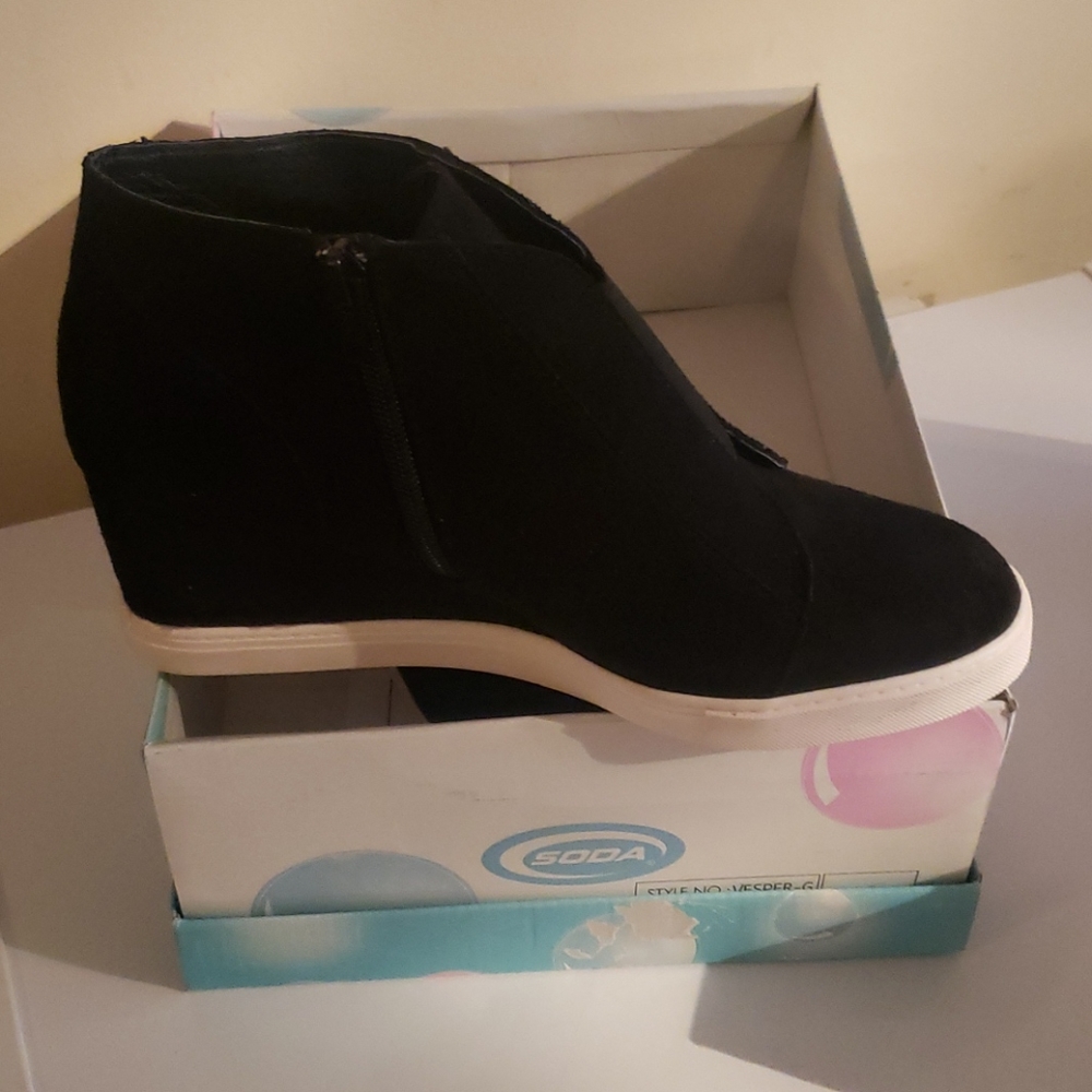Black ankle booties